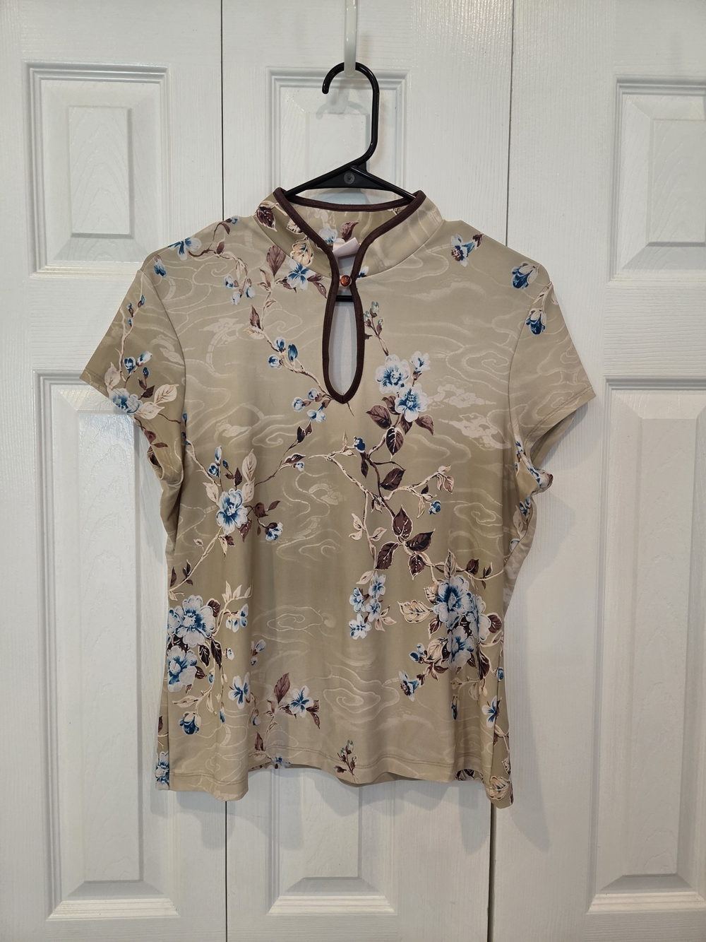 Vintage Y2k Xhilaration Beige Floral Short Sleeve Top With Mandarin Collar
